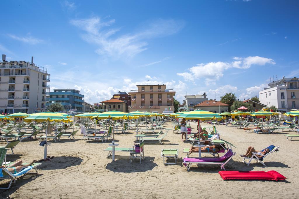Hotel Eden Viserbella di Rimini Exterior foto